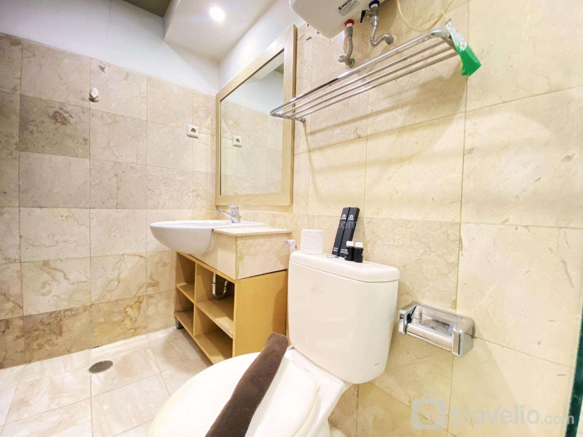 Warm And Comfort At Braga Walk By Travelio Apartemen