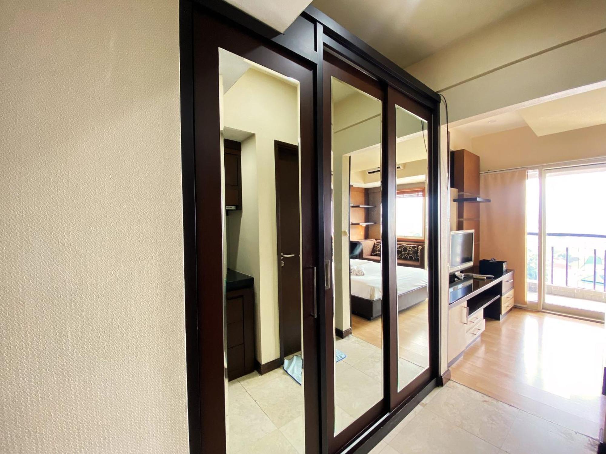 Warm And Comfort At Braga Walk By Travelio Apartemen